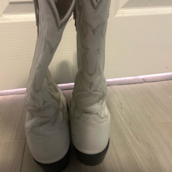 White cowgirl boots - Picture 3 of 5